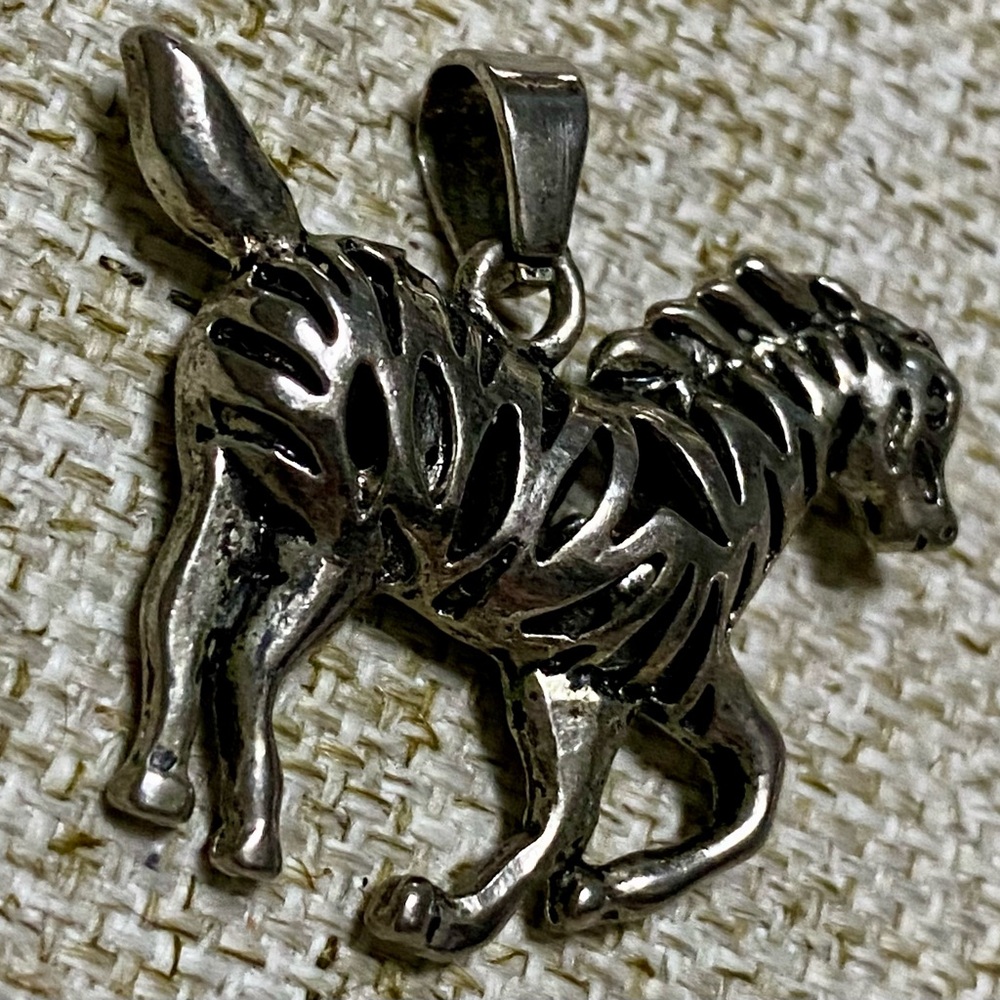 Silver Zebra Pendant anti-rust steel - Picture 2 of 8